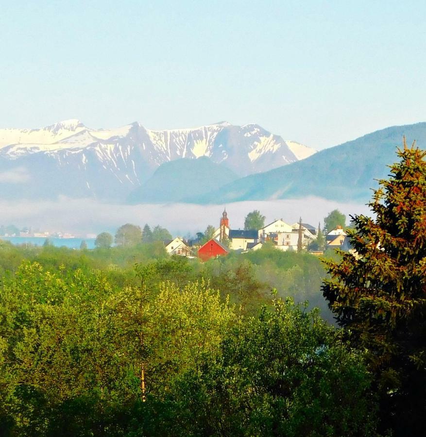 Apartment Dreamvalley Isfjorden Екстериор снимка