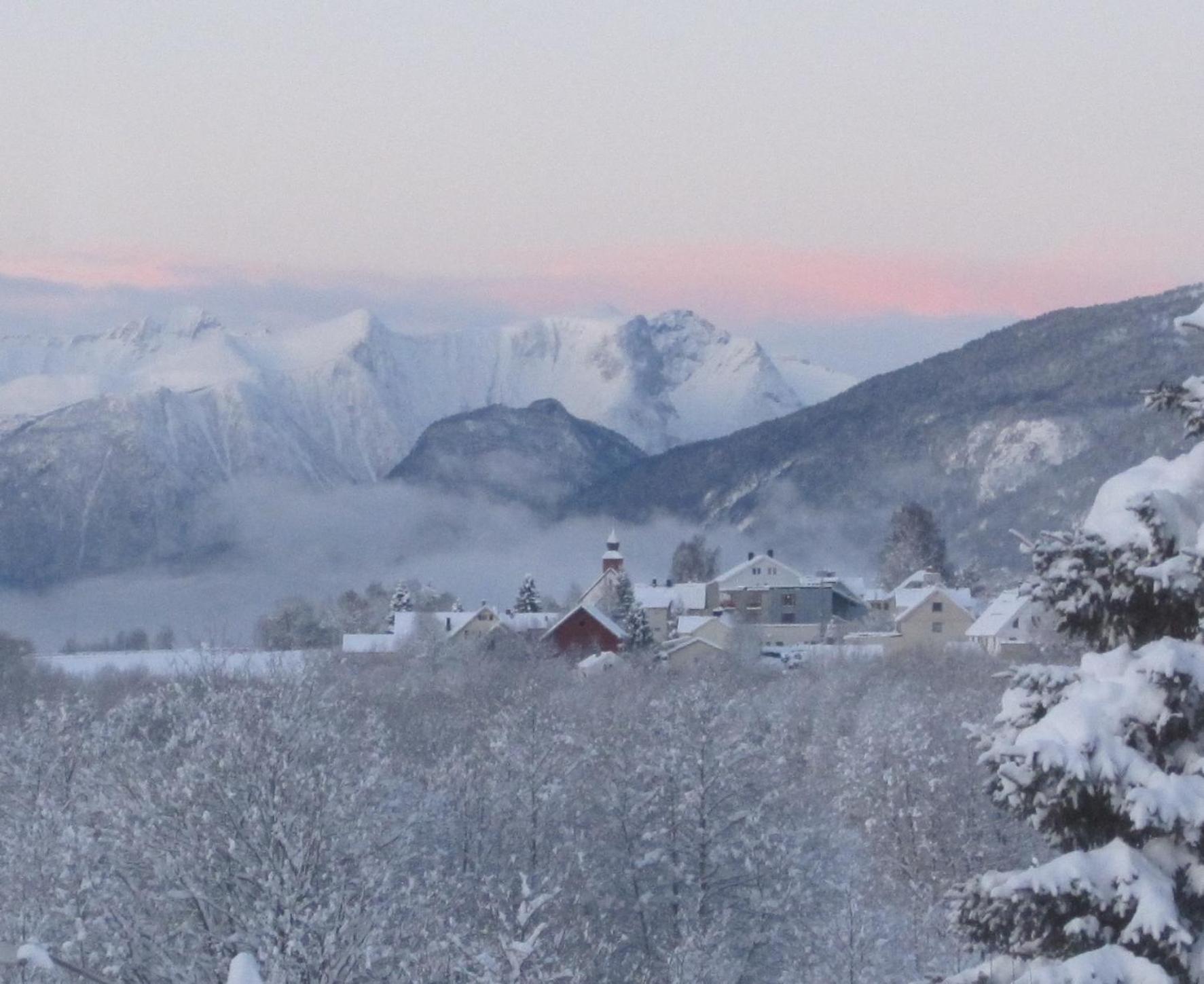 Apartment Dreamvalley Isfjorden Екстериор снимка